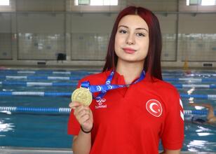 Serbest dalışta dünya üçüncüsü olan Derinsu, zirveyi hedefliyor