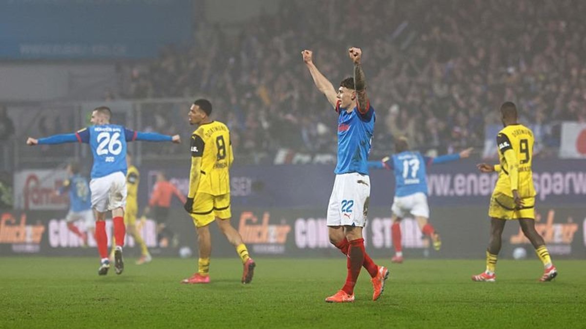 Holstein Kiel 4-2 Borussia Dortmund (MAÇ SONUCU – ÖZET) Nuri Şahin’li Dortmund’a büyük şok!
