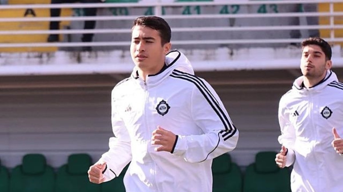 Altay stoper Efe’yle anlaşamadı