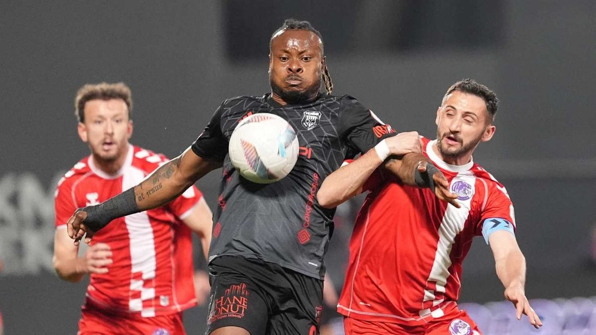 Emeka Eze bombası!