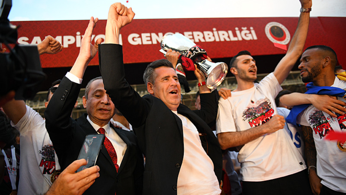 Hedefimiz ilk 10