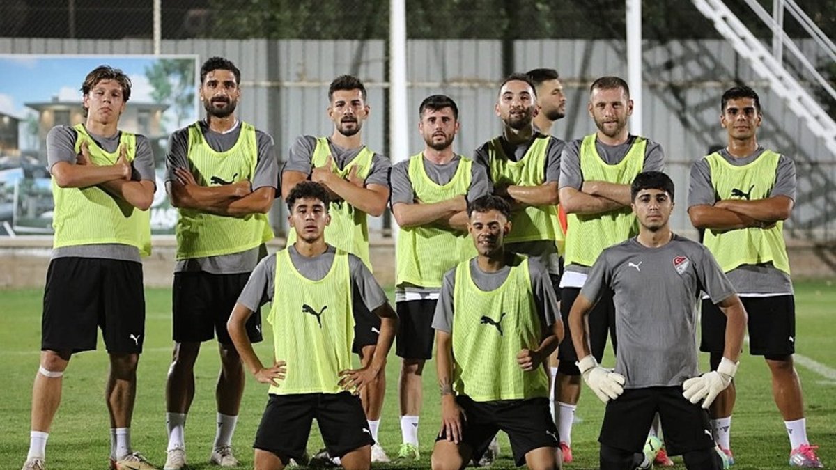 Elazığspor 29 futbolcuyla Erzurum’da