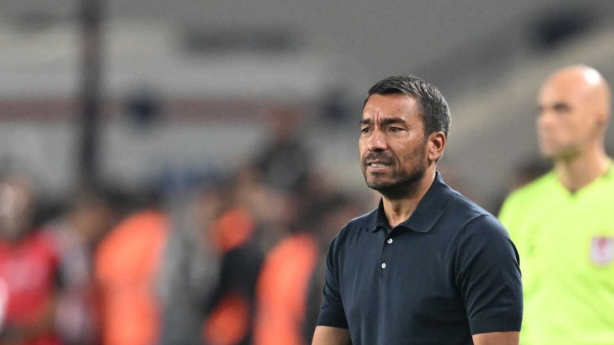 Giovanni van Bronckhorst Liverpool’un yardımcı antrenörü oldu
