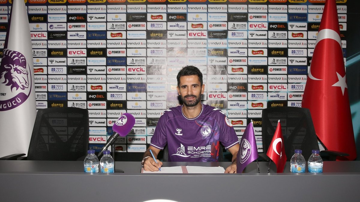 Emre Gökdemir İnşaat Ankara Keçiörengücü Alper Potuk transferini açıkladı!
