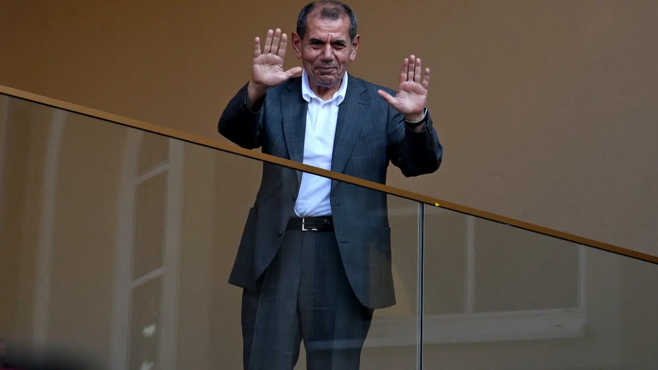 Galatasaray yönetiminden futbolculara E.Frankfurt primi