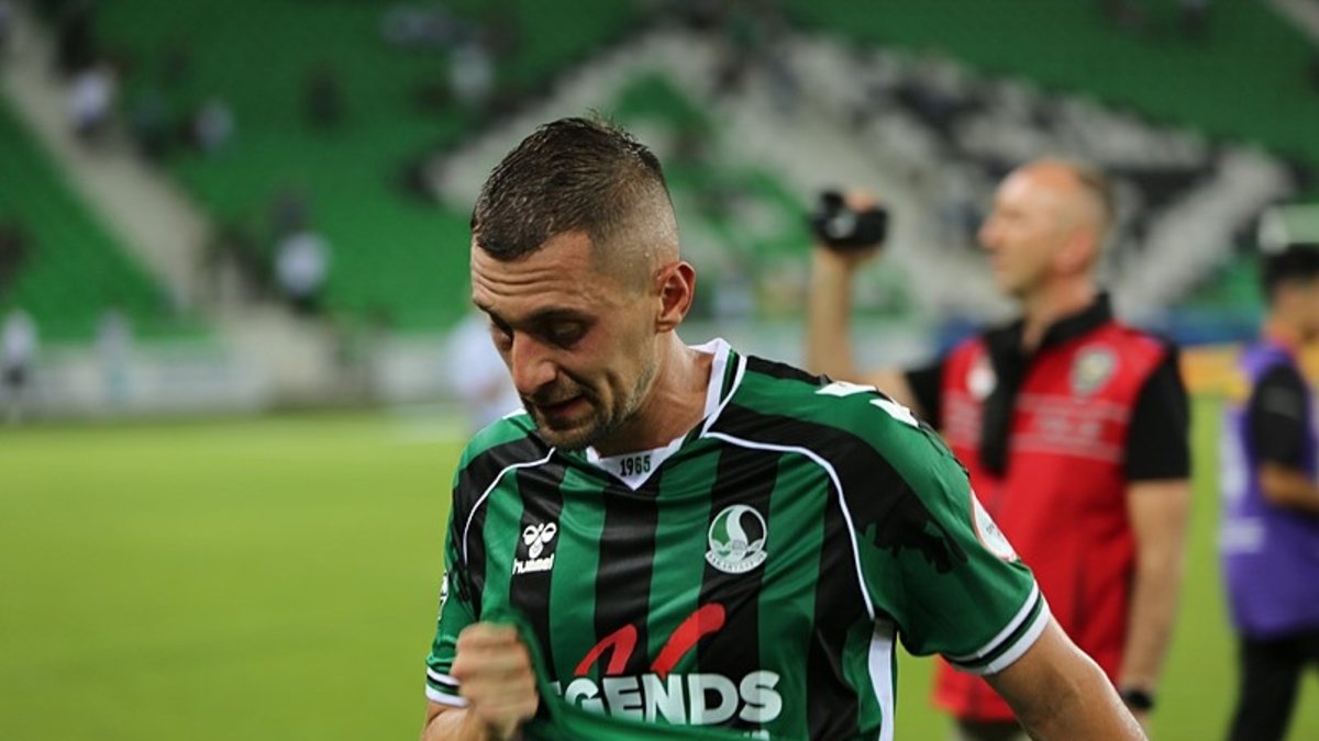 Sakaryaspor’da kadro dışı bırakılan Burak Altıparmak’tan Caner Erkin açıklaması