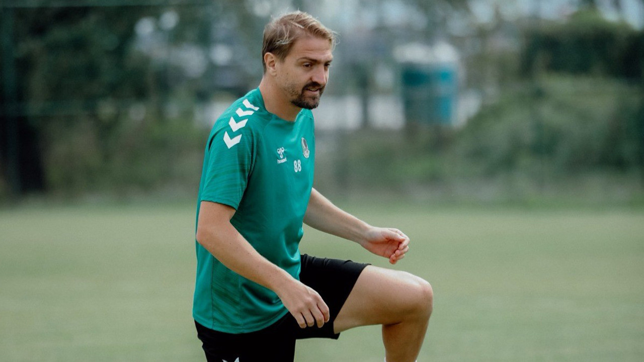 Sakaryaspor'da kadro dışı kalan Caner Erkin: Burak Altıparmak şahsıma yönelik hakaretlerde bulundu