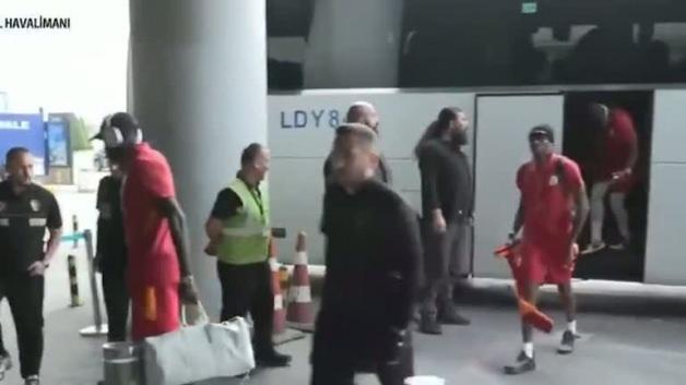 Sakatlığını atlatan Victor Osimhen Alanyaspor kadrosuna alındı