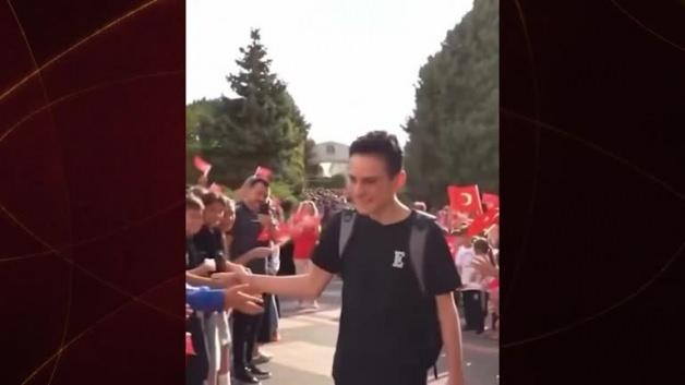 Dünya şampiyonu Hintli rakibini eze eze yenmişti: 16’lık Türk yıldıza okulda sürpriz