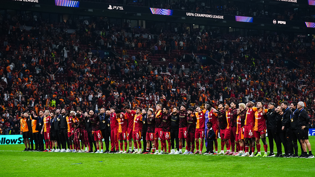 50 bin TL'ye bile bilet satıldı! Galatasaray tribünleri Liverpool maçında doldurdu 50 bin TL'ye bile bilet satıldı! Galatasaray tribünleri Liverpool maçında doldurdu