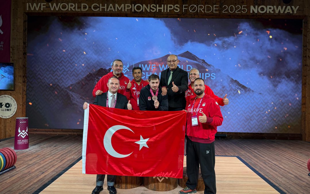 YUSUF FEHMİ GENÇ SİLKMEDE DÜNYA ÜÇÜNCÜSÜ