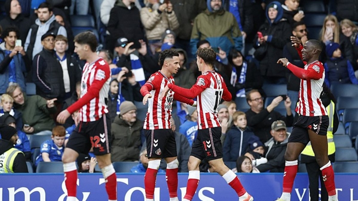 Chelsea 1-2 Sunderland (MAÇ SONUCU ÖZET)