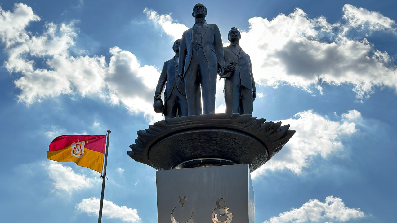 Galatasaray'da Mustafa Kemal Atatürk, Tevfik Fikret ve Ali Sami Yen Anıtı açılışı yapıldı