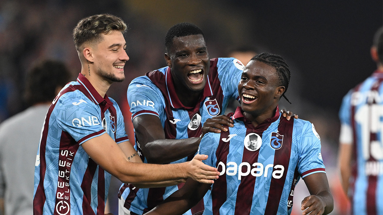 Trabzonspor'un yıldızına övgüler yağdı: "İçine Messi kaçmış gibi" Trabzonspor'un yıldızına övgüler yağdı: "İçine Messi kaçmış gibi"