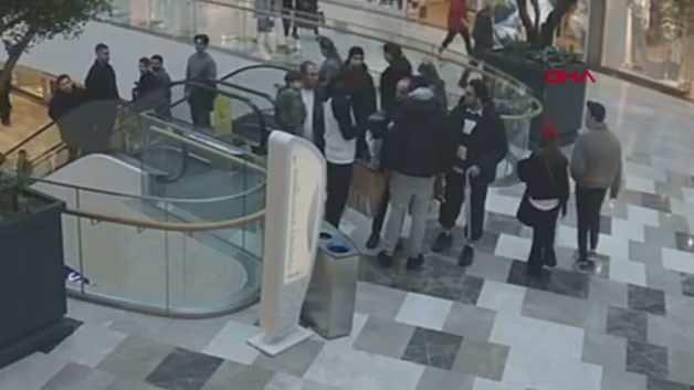 Senegalli Futbolcu Papy Djilobodji AVM’de Tehdit Altında