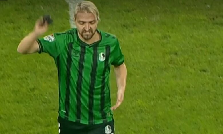 Caner Erkin, 8 Maçta 3 Kırmızı Kart Gördü