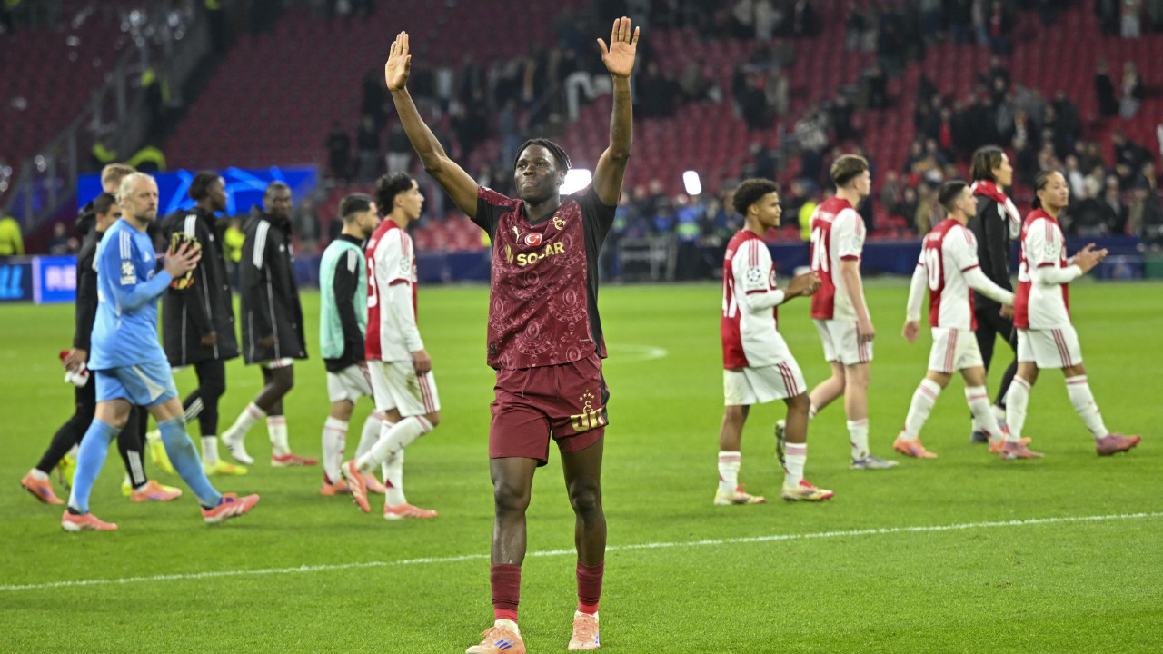 Galatasaray, Ajax’ı 3-0 Yenerek Şampiyonlar Ligi’nde İleri